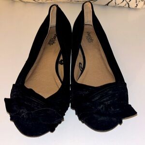 Charlotte Russe black velvet flats shoes with knot detail on front like new